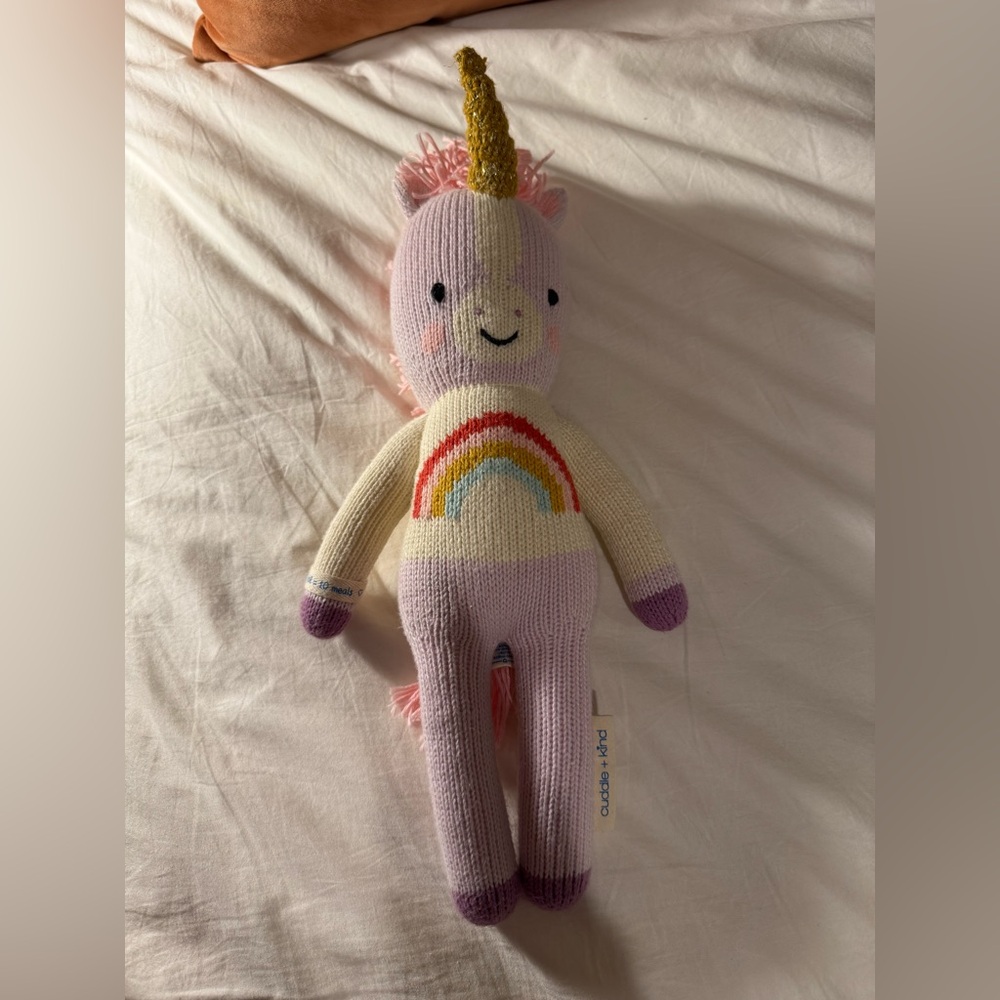 Cuddle & Kind, Zoe the Unicorn